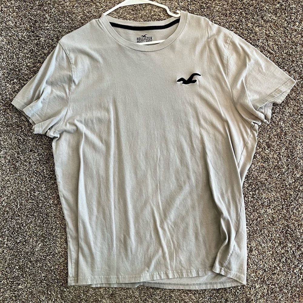 Hollister Gray T-Shirt with Black Logo